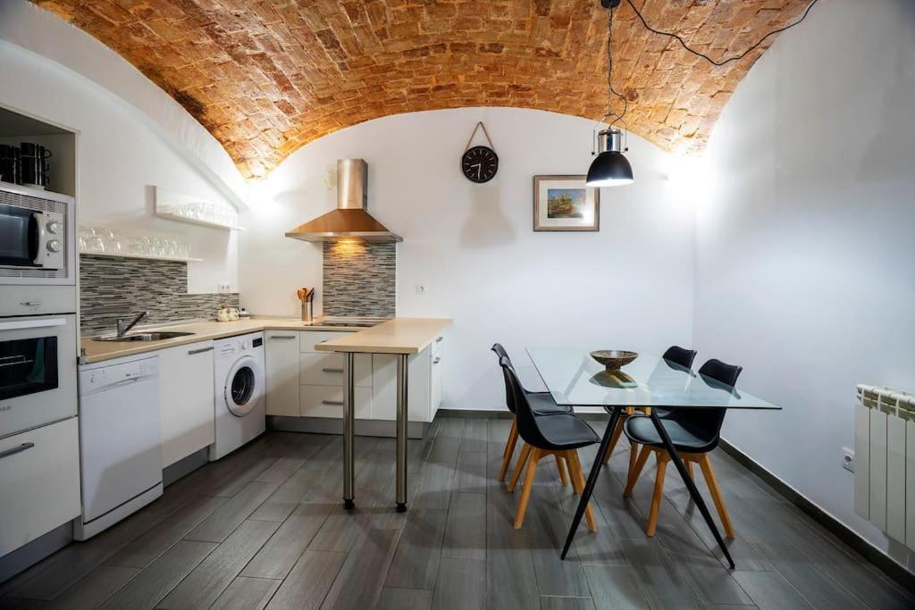 El Castuo Centro Historico Con Parking Apartment Caceres Luaran gambar